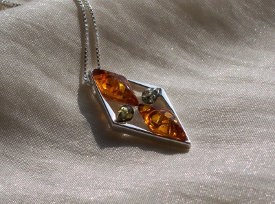 Amber Silver Pendant PE2077