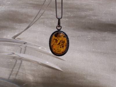 Amber Silver Pendant PE7010